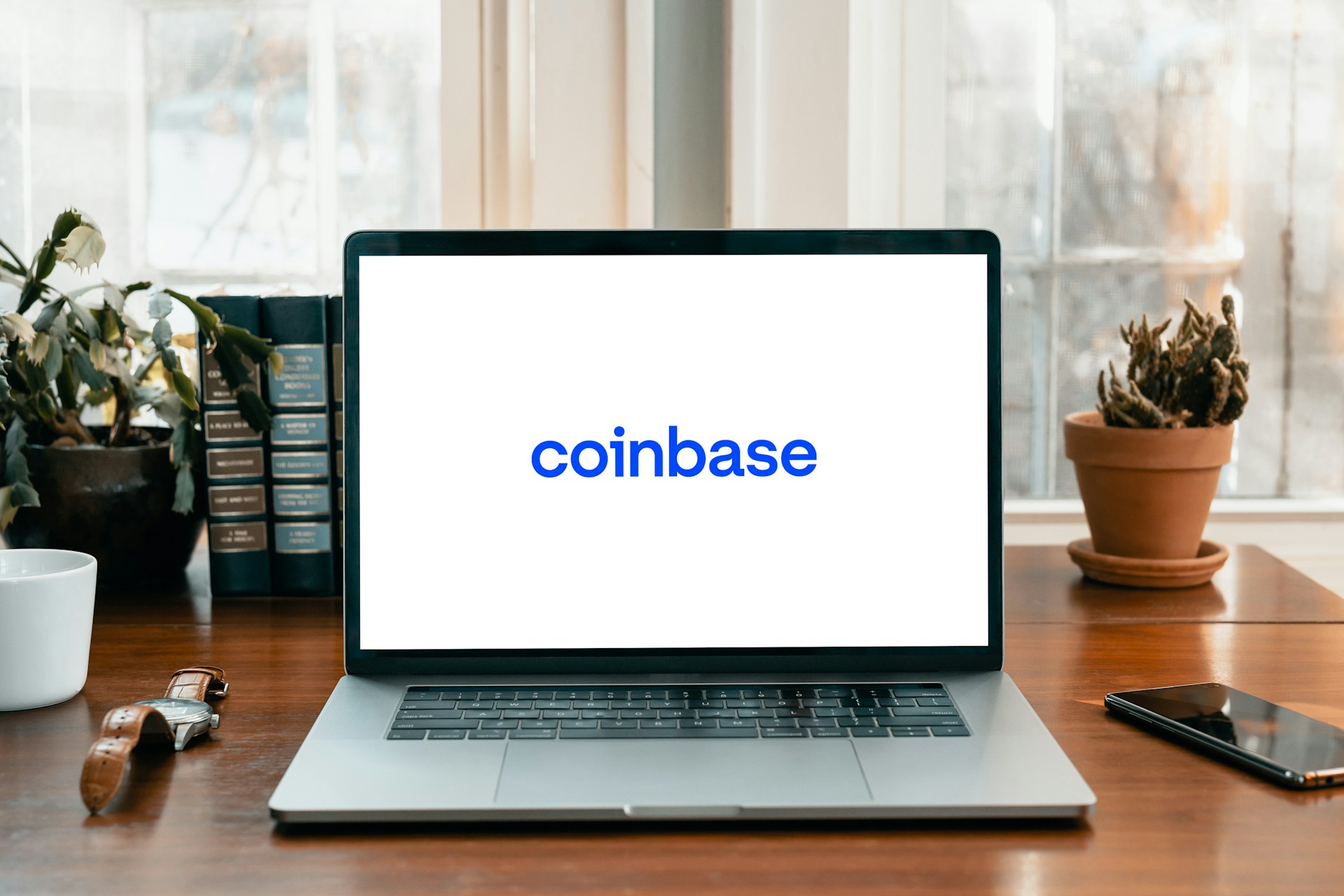 Coinbase stock rebounds towards $210 ahead of the Q1 earnings release