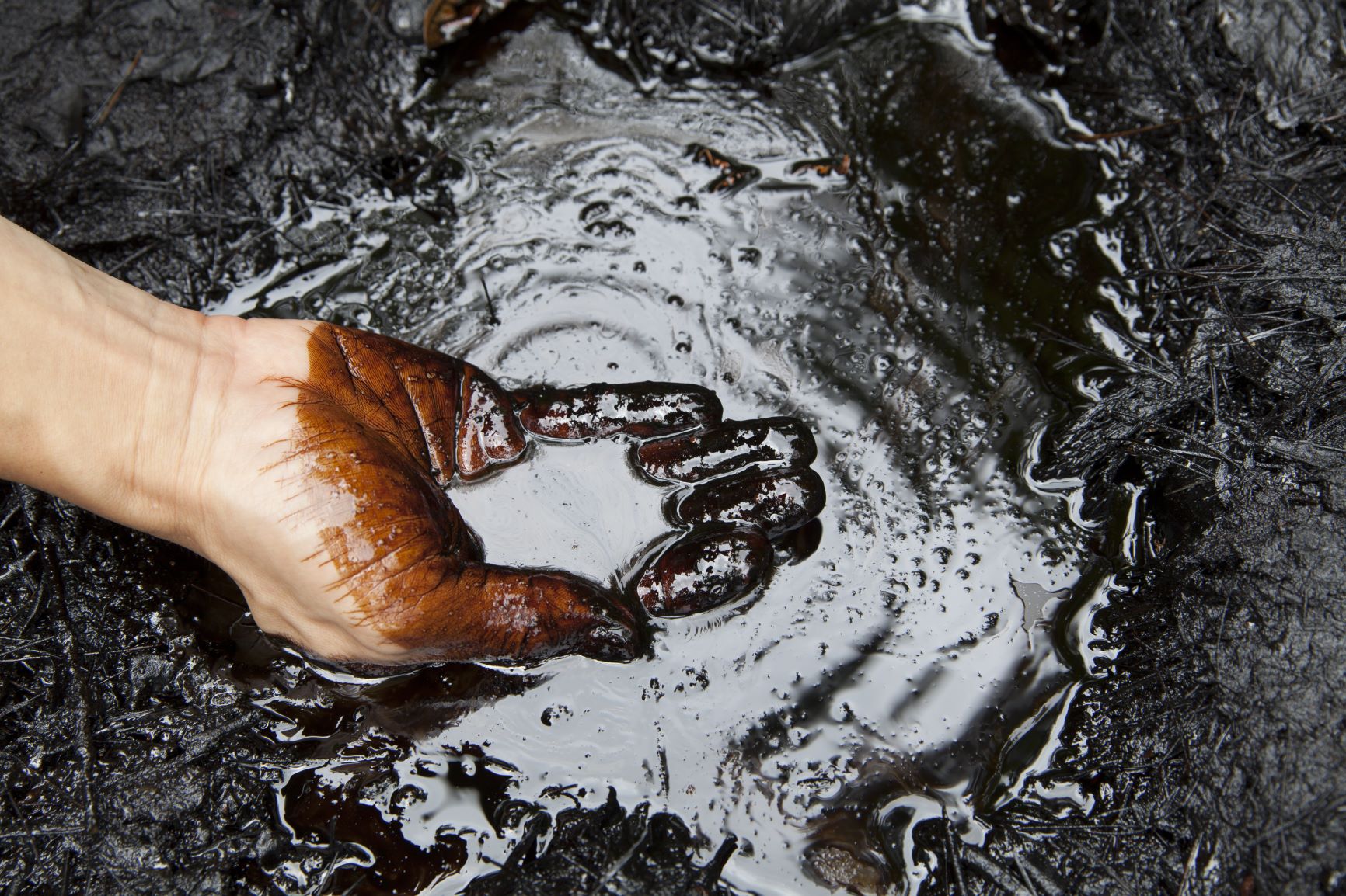 Brent eases below $76 after new 2-month high