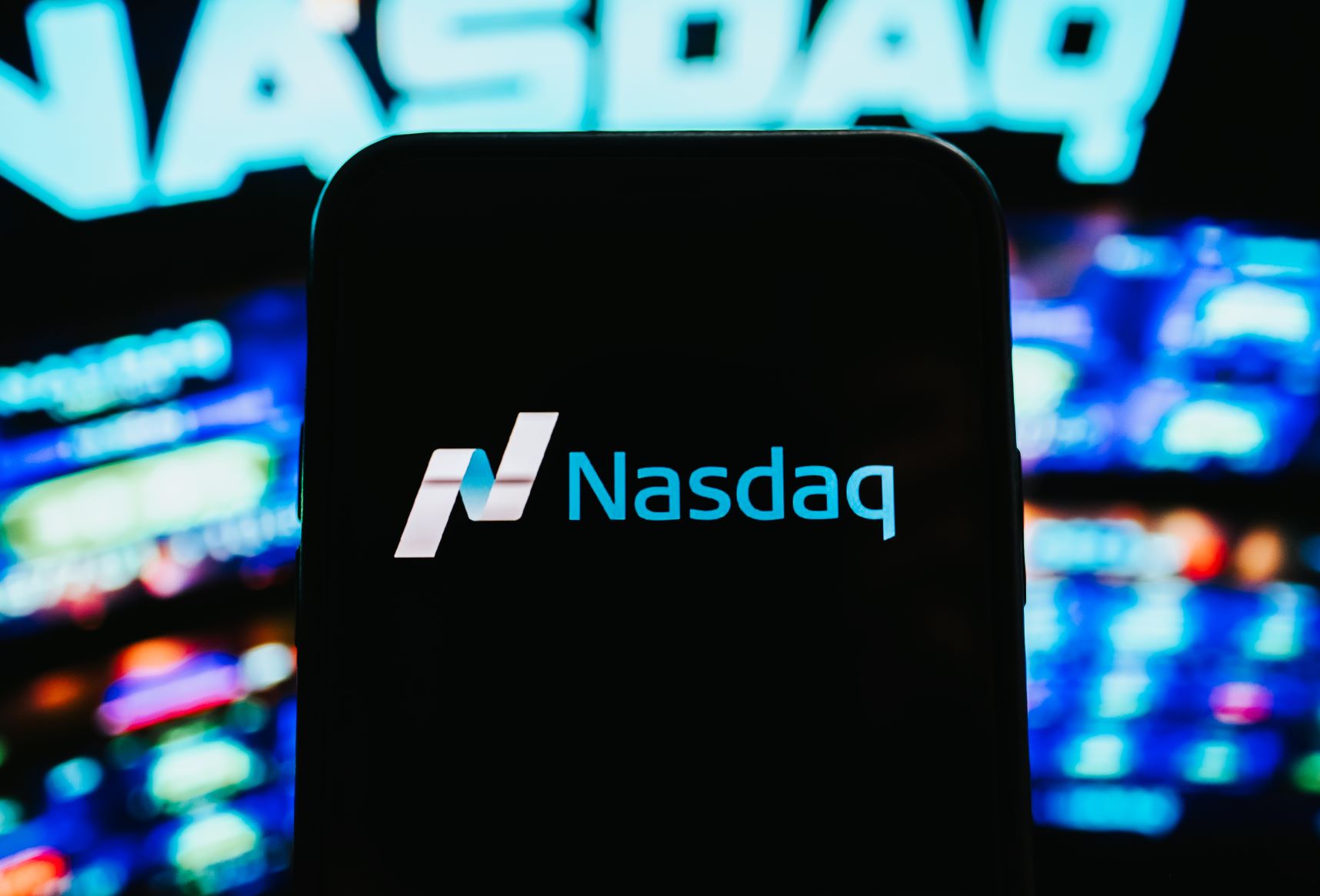 NAS100 to edge higher following Nvidia's earnings?