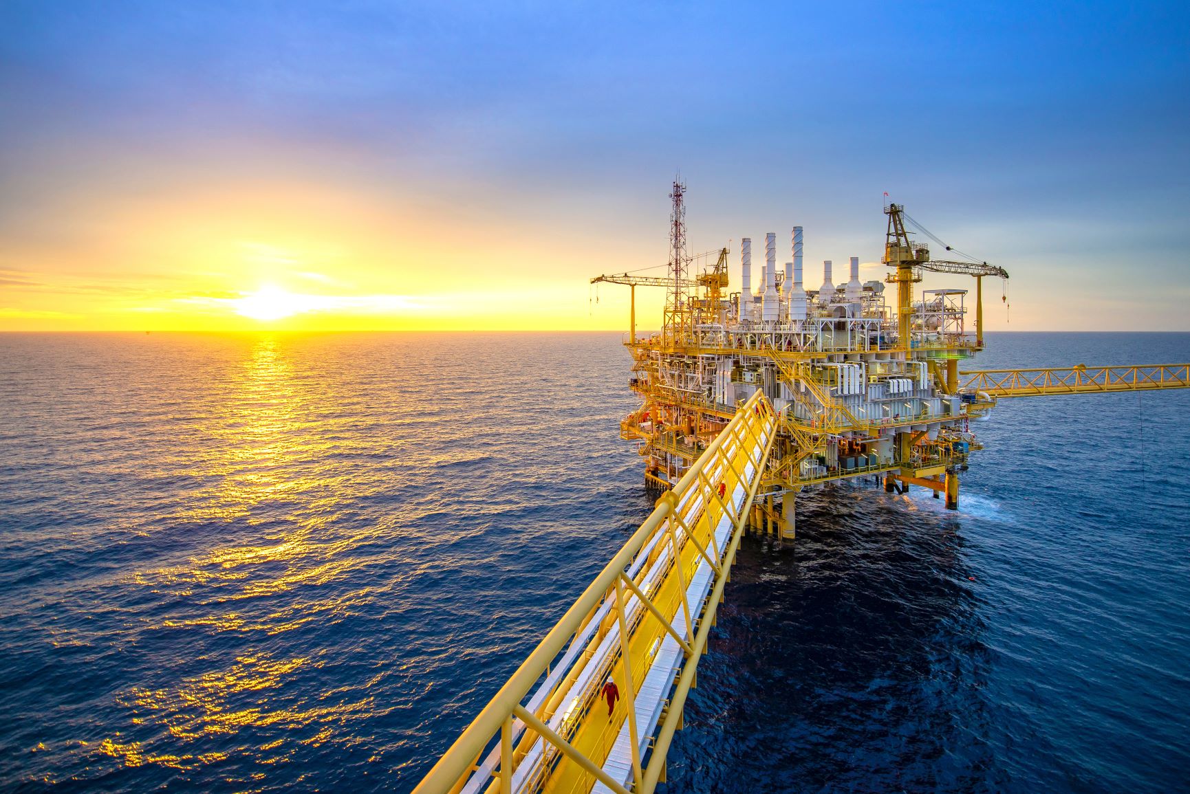 Oil prices dip as demand outlook weakens