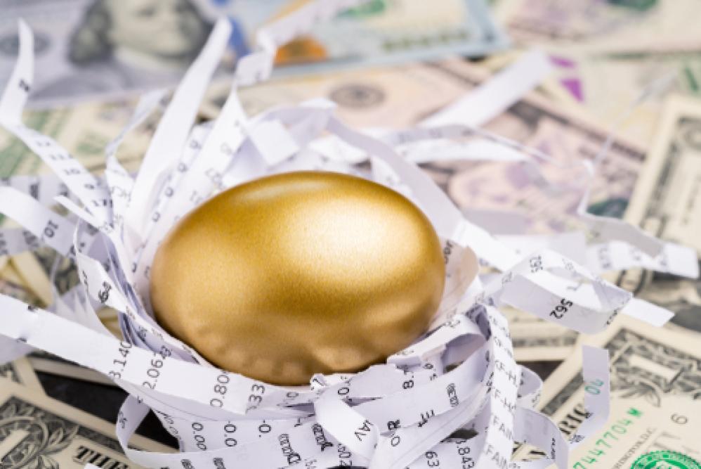 XAUUSD nears 7 month high